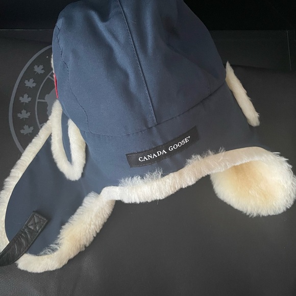 ** SOLD** Canada Goose Sheep Skin Shearling Pilot Hat Size L/XL NWOT - Picture 3 of 7